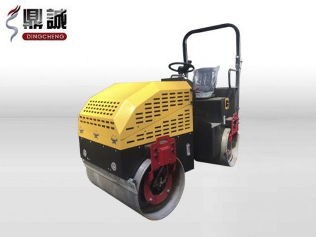 點(diǎn)擊查看詳細(xì)信息<br>標(biāo)題：2.5噸全液壓座駕式振動(dòng)壓路機(jī) 閱讀次數(shù)：14346
