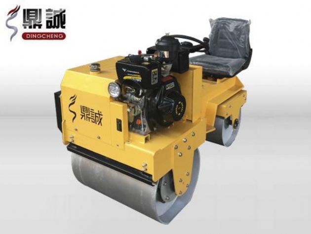 點(diǎn)擊查看詳細(xì)信息<br>標(biāo)題：DC850C座駕式壓路機(jī) 閱讀次數(shù)：15014
